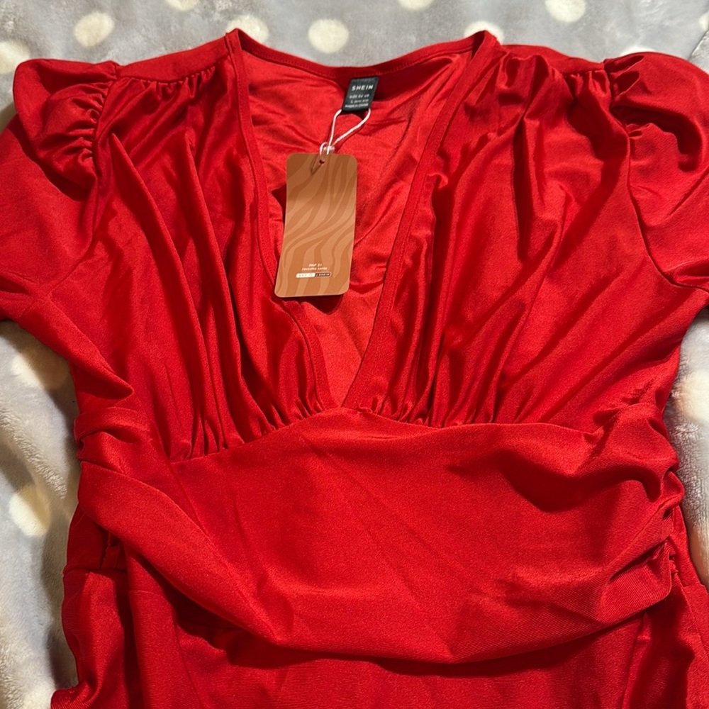 Tops - Picture 4 of 4